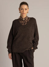 Pull brun col en V - YEST