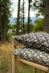 Coussin imprimé Madhavi 20" x 20" - Indaba