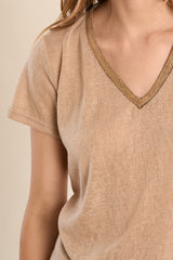 T-Shirt Col en V Beige & Or - Molly Bracken
