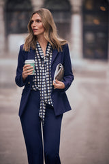 Blouse en mousseline à imprimé géométrique à col noué