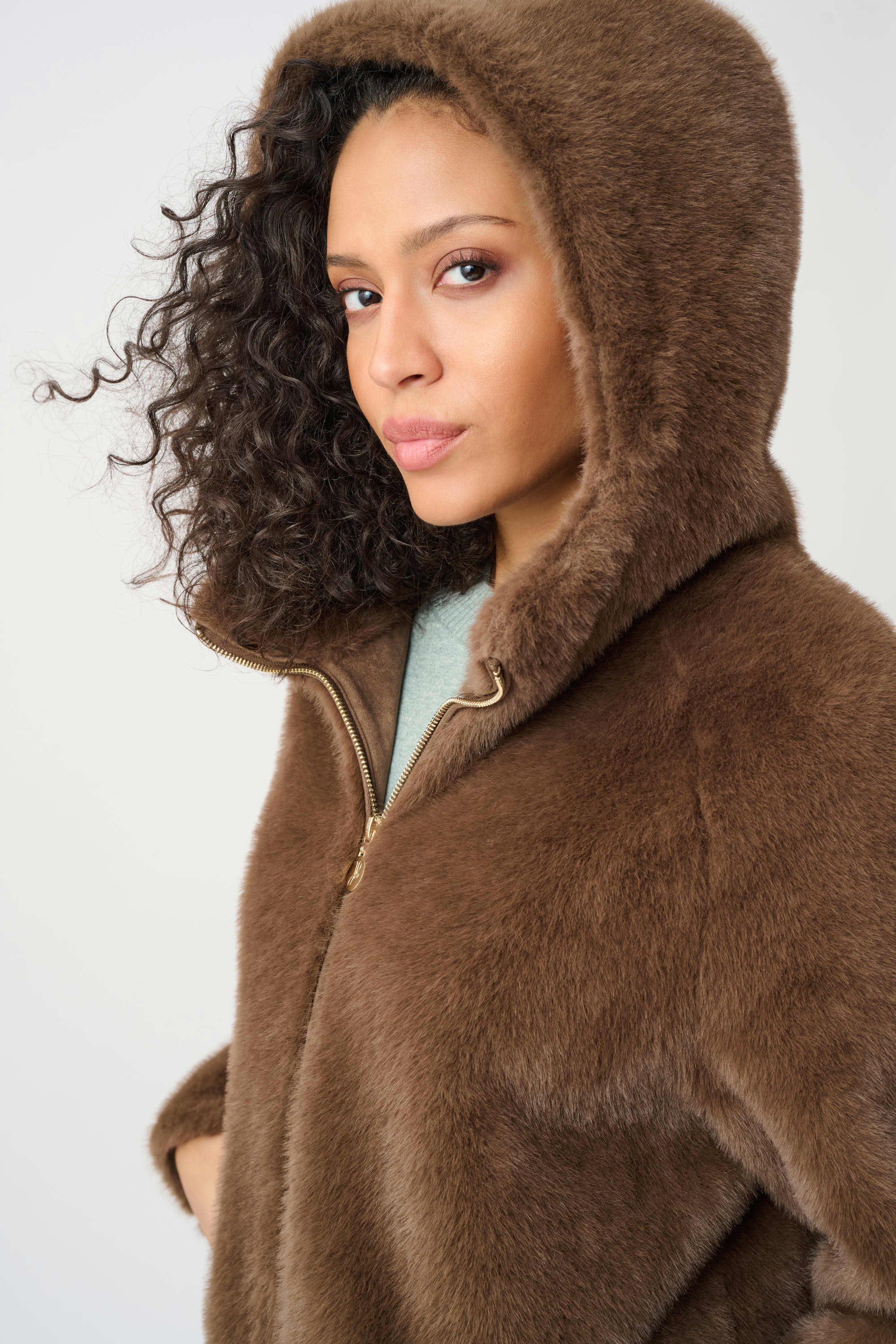 Manteau à capuche en fausse fourrure - Joseph Ribkoff