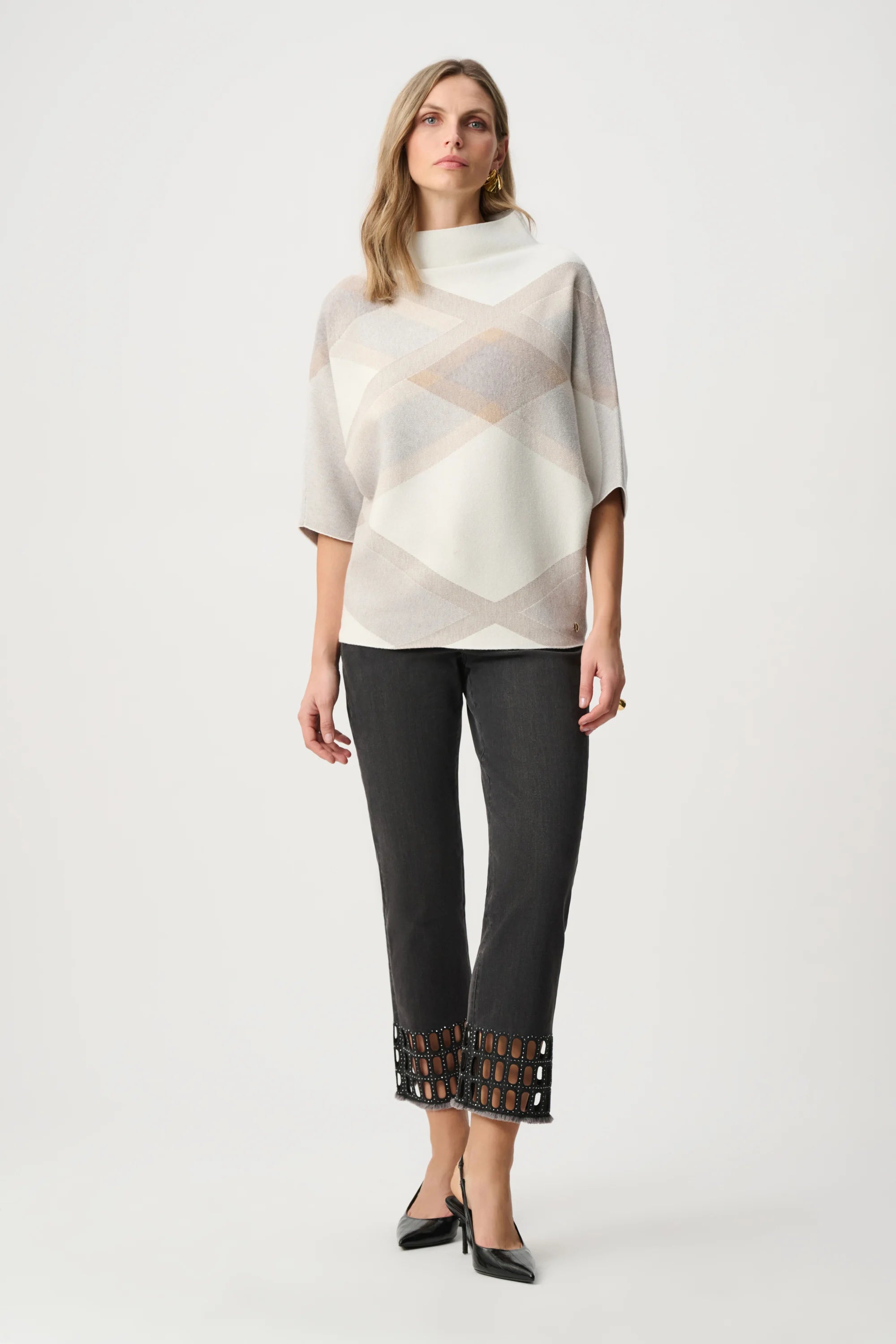 Tricot à col entonnoir brossé en viscose et en nylon à carreaux - Joseph Ribkoff blanc