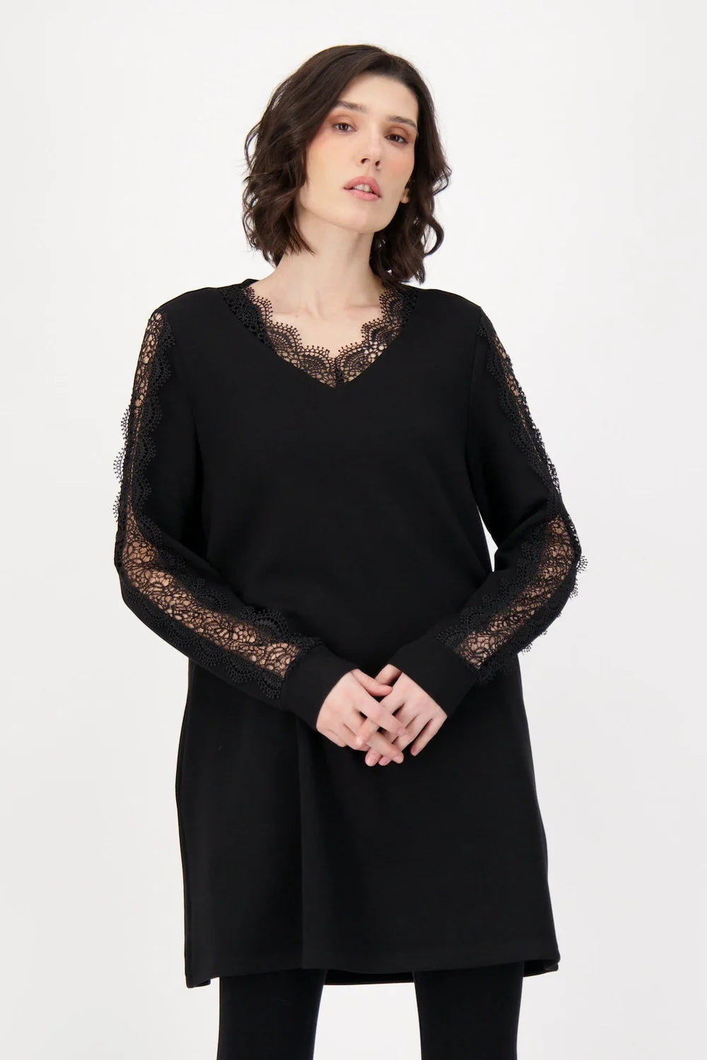 Robe tunique en dentelle - SPANNER LIMITED