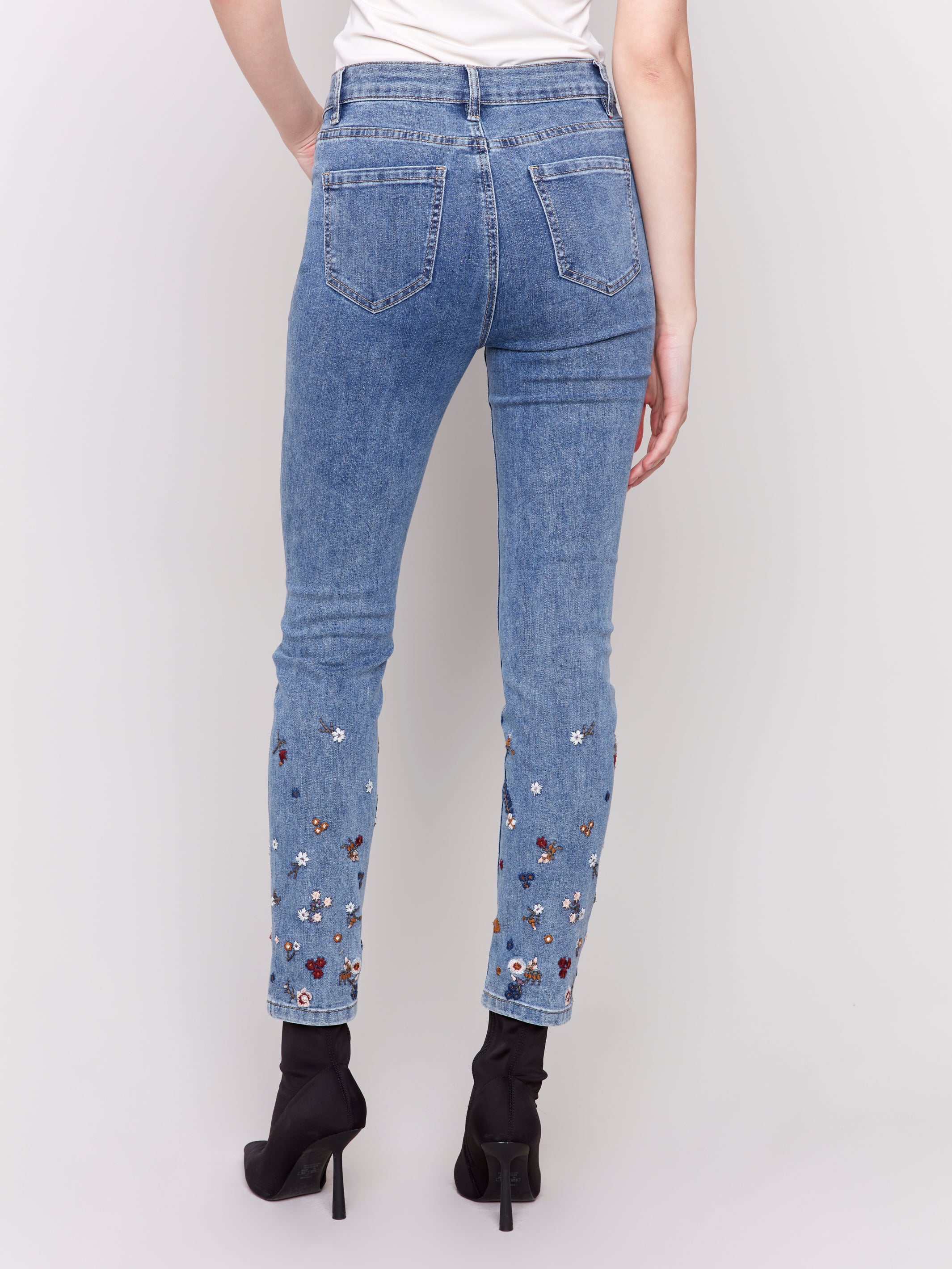 Jeans avec fleurs en billes - Charlie B