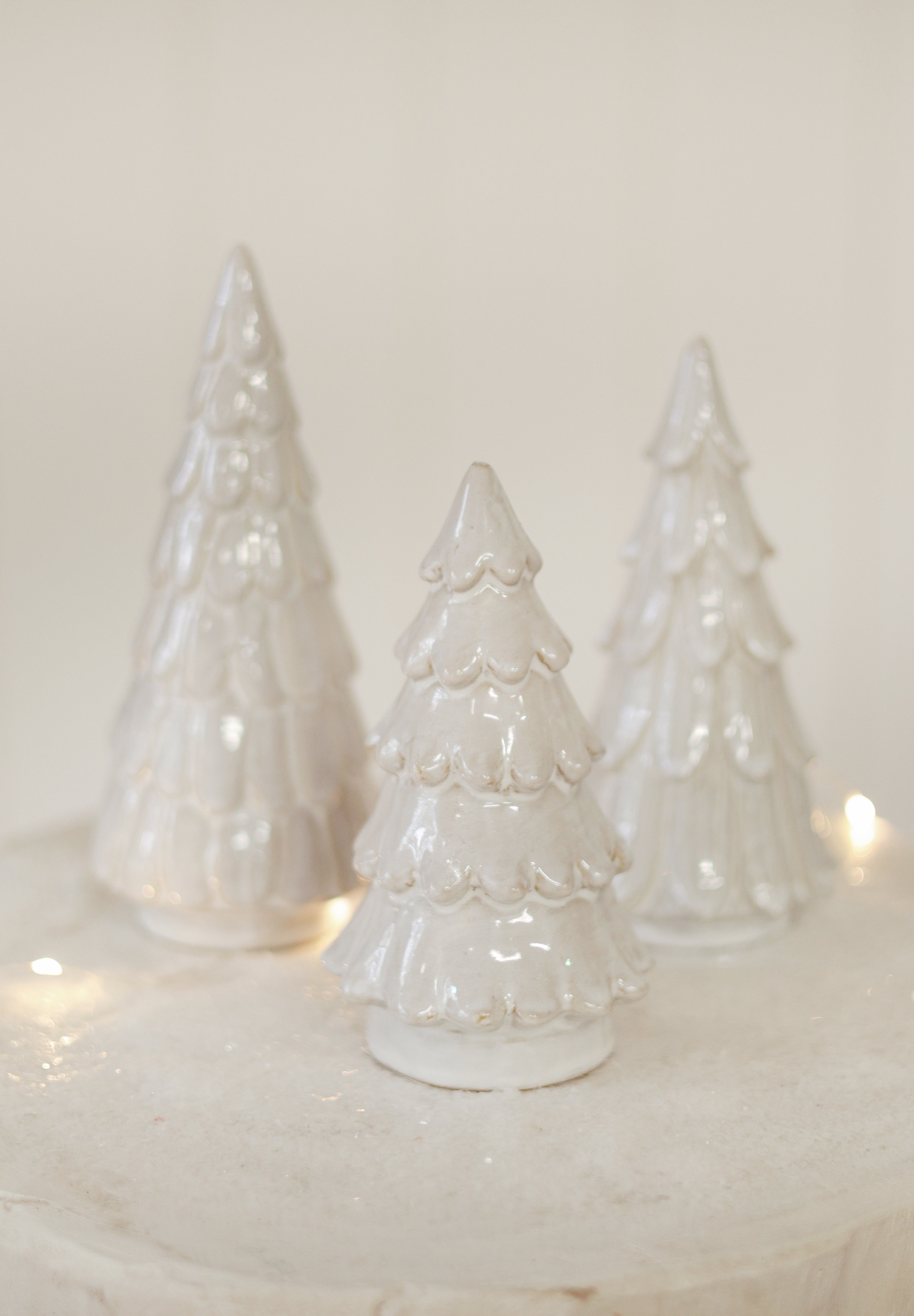 Sapin de Noël décoratif en céramique blanc crème (moyen)