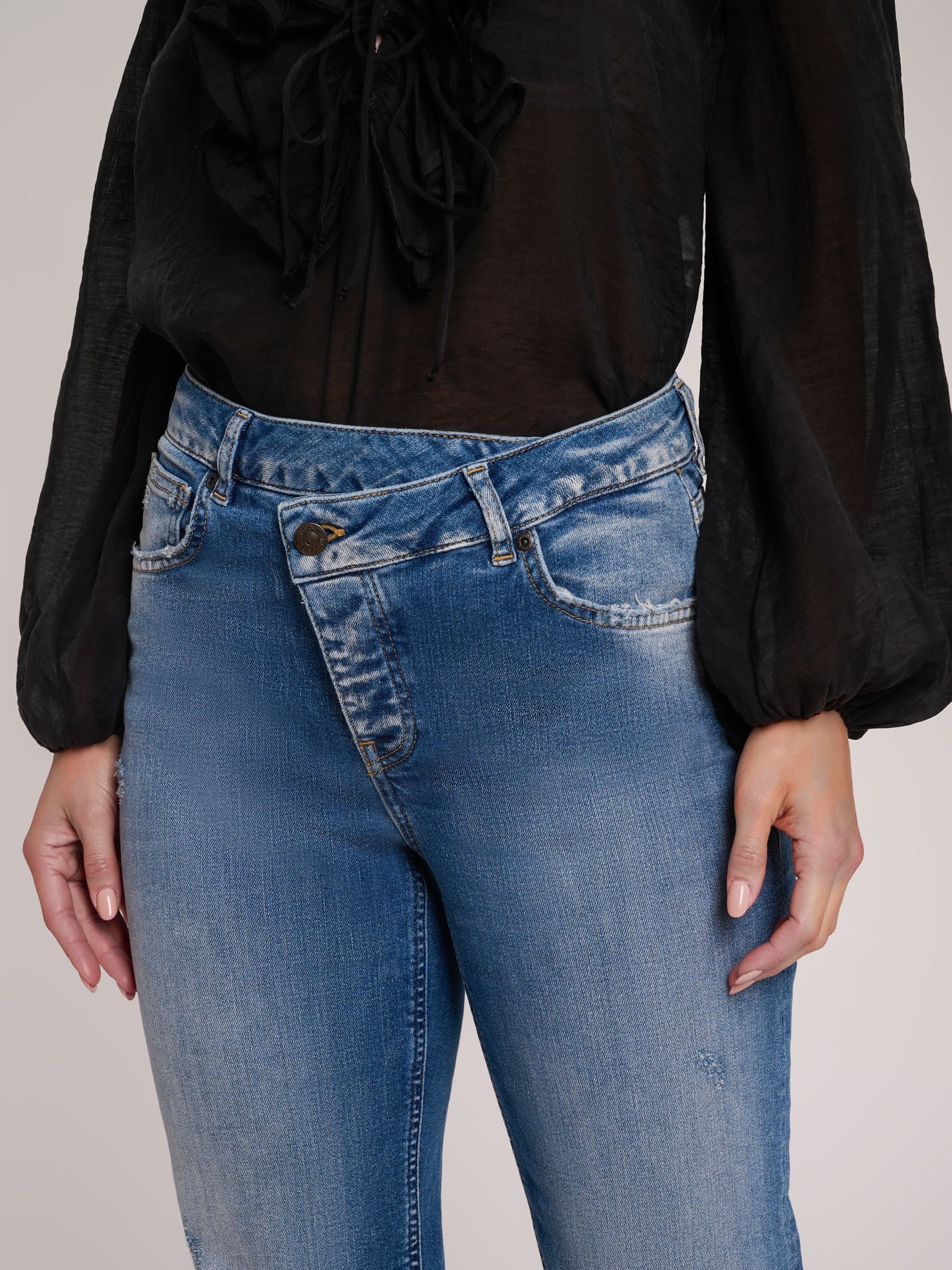 Jeans Chloé Straight – Brunnera | Yoga Jeans