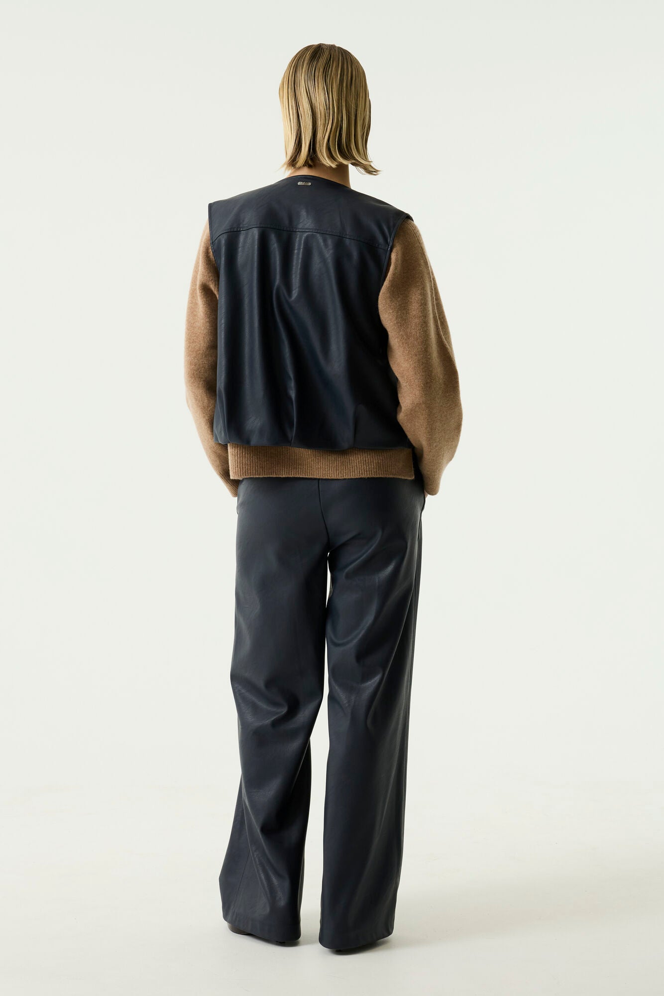 Veste sans manches en similicuir noir - Garcia